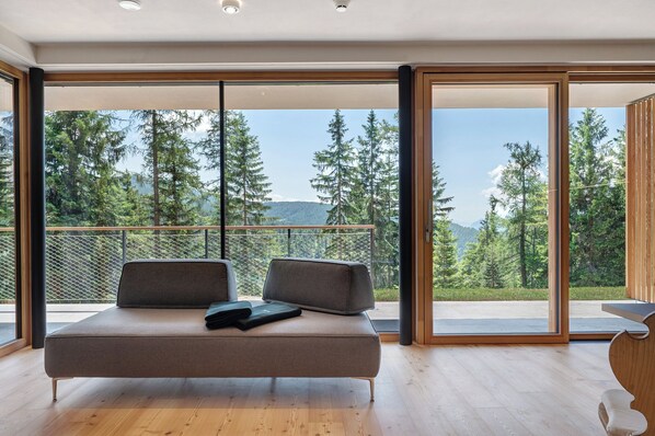 Interior - Apartment 'Lodge Picea' with Mountain View, Private Terrace and Wi-Fi (Avelengo)