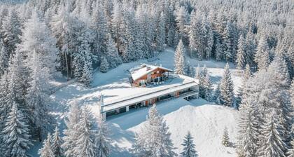 Apartment 'Lodge Picea' with Mountain View, Private Terrace and Wi-Fi