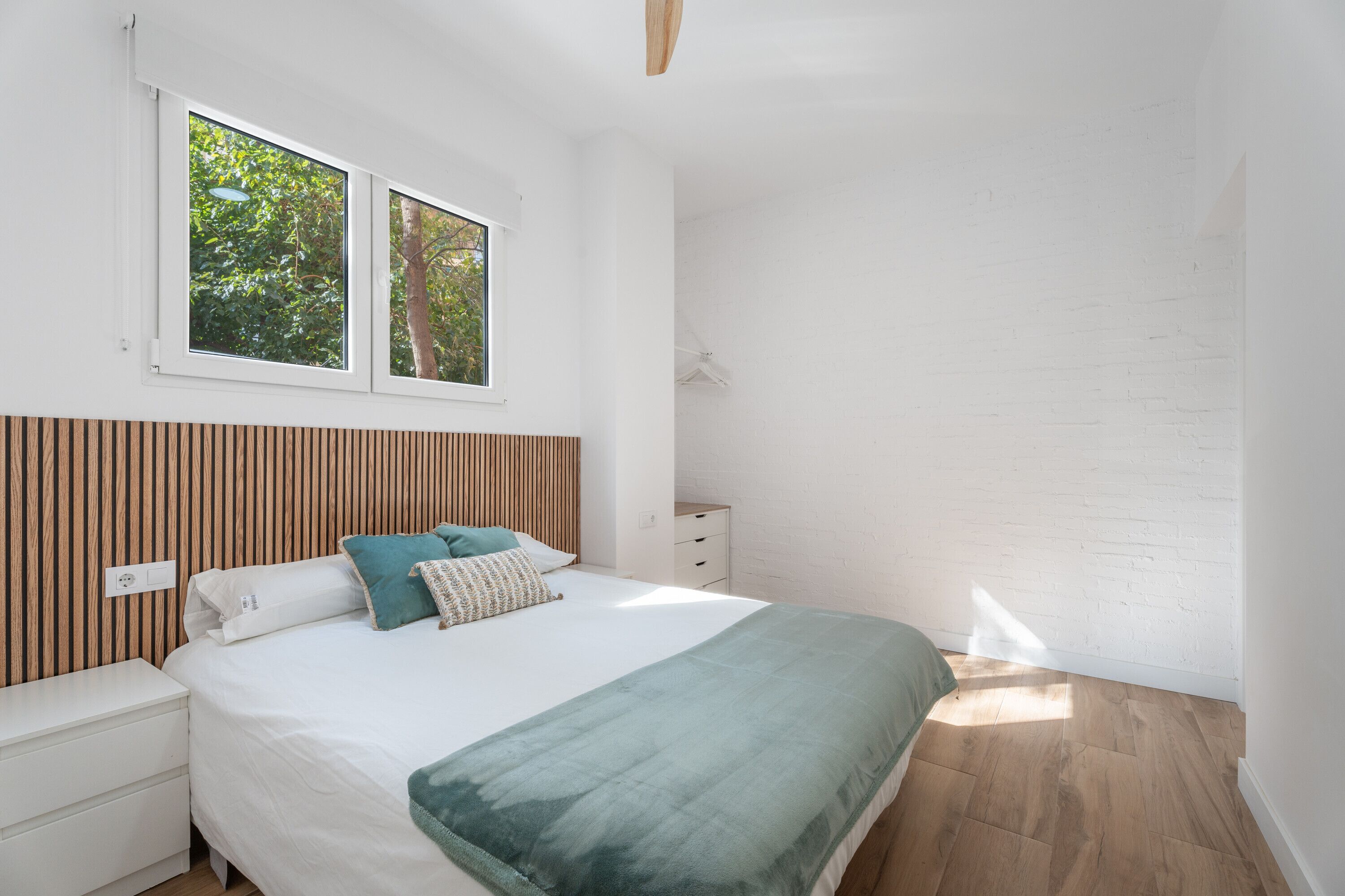 2 slaapkamers, een strijkplank/strijkijzer, gratis wifi, beddengoed