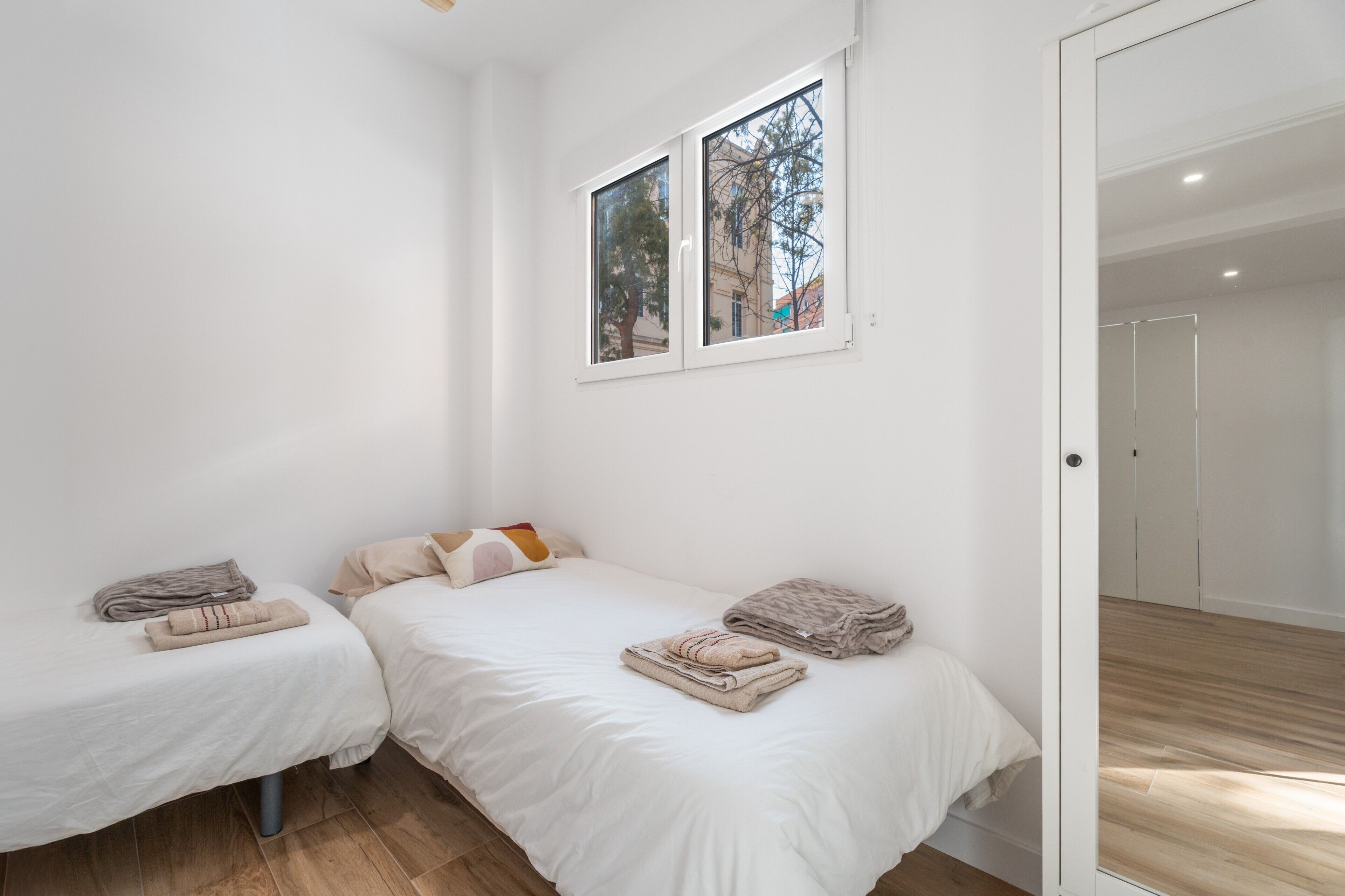 2 bedrooms, iron/ironing board, free WiFi, bed sheets