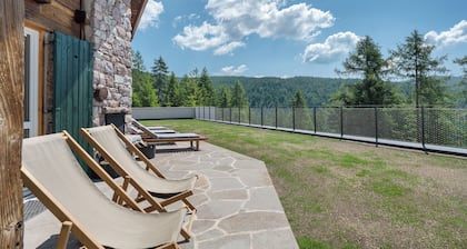 Apartment 'Lodge Larix' with Mountain View, Private Terrace and Wi-Fi