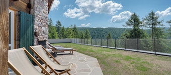 Apartment 'Lodge Larix' with Mountain View, Private Terrace and Wi-Fi