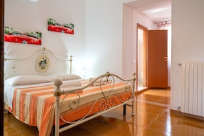 4 bedrooms, free WiFi, bed sheets