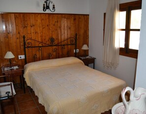 3 dormitorios, tabla de planchar con plancha, wifi gratis y ropa de cama
