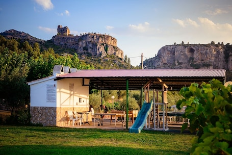 施設の敷地. Country House 'El Bañaor' with Mountain View, Wi-Fi and Air Conditioning