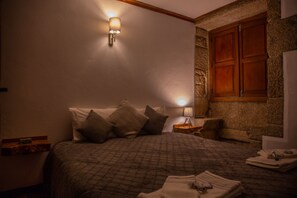 1 quarto, Wi-Fi de cortesia, roupa de cama