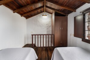 1 chambre, fer et planche à repasser, accès au Wi-Fi (inclus)