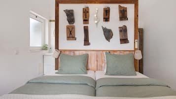 2 bedrooms, iron/ironing board, free WiFi, bed sheets