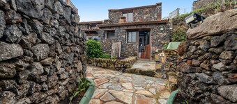 Apartment 'Tesbabo Rural - Mimo' with Sea View, Shared Garden and Wi-Fi