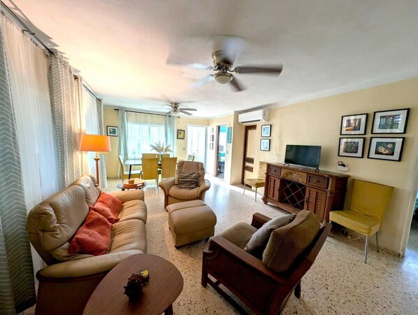 Living area - Spacious 2 Bedroom in Esperanza (Vieques)
