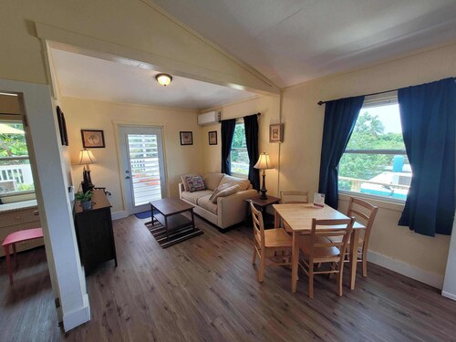 Sunny 1 bedroom in Esperanza close to everything