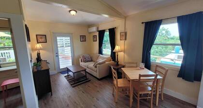 Sunny 1 bedroom in Esperanza close to everything