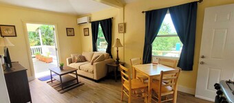 Sunny 1 bedroom in Esperanza close to everything