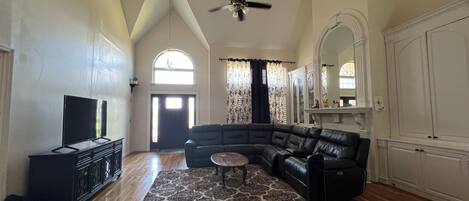 Télévision, cheminée