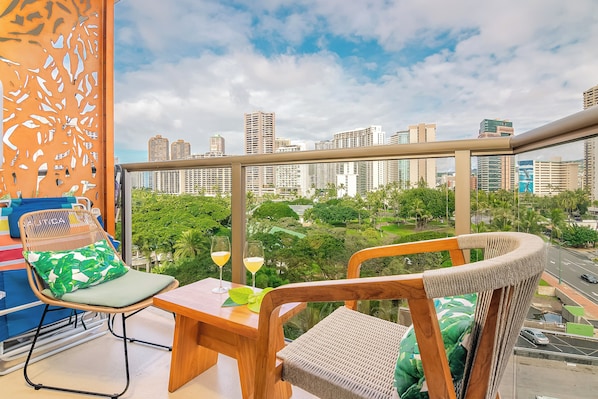 Standard Studio, 1 Queen Bed with Sofa bed, Park View | Terrace/patio