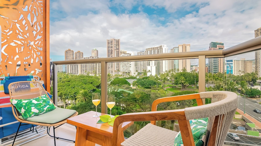 Luana Waikiki by Tropical Escapes Realty