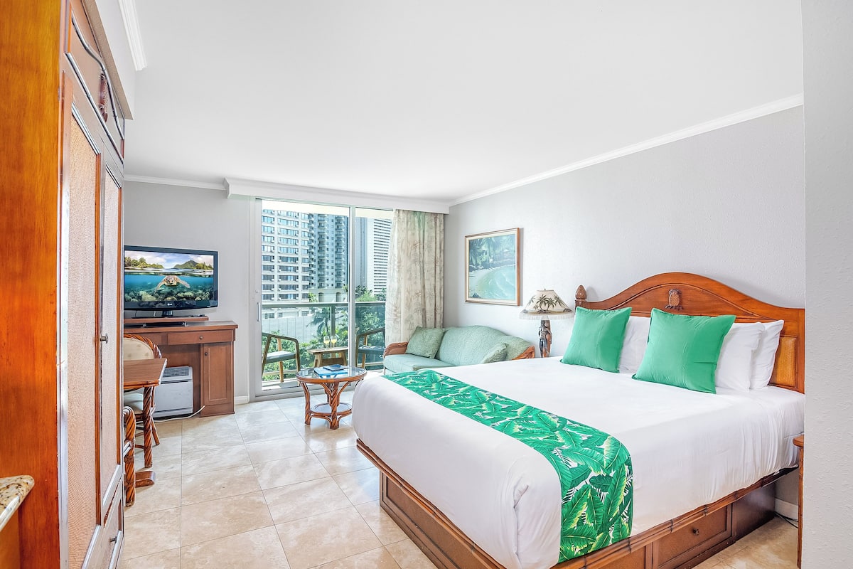 Studio Tiêu chuẩn, 1 giường cỡ queen, quang cảnh thành phố | 1 phòng ngủ, két bảo mật tại phòng, màn/rèm cản sáng