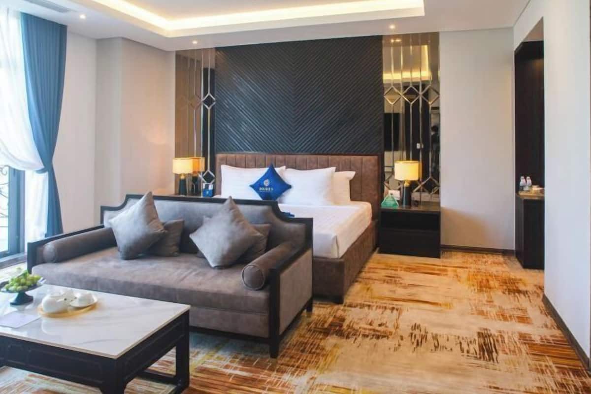 1 bedroom, minibar, in-room safe, desk