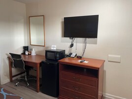 Blackout drapes, free WiFi, bed sheets