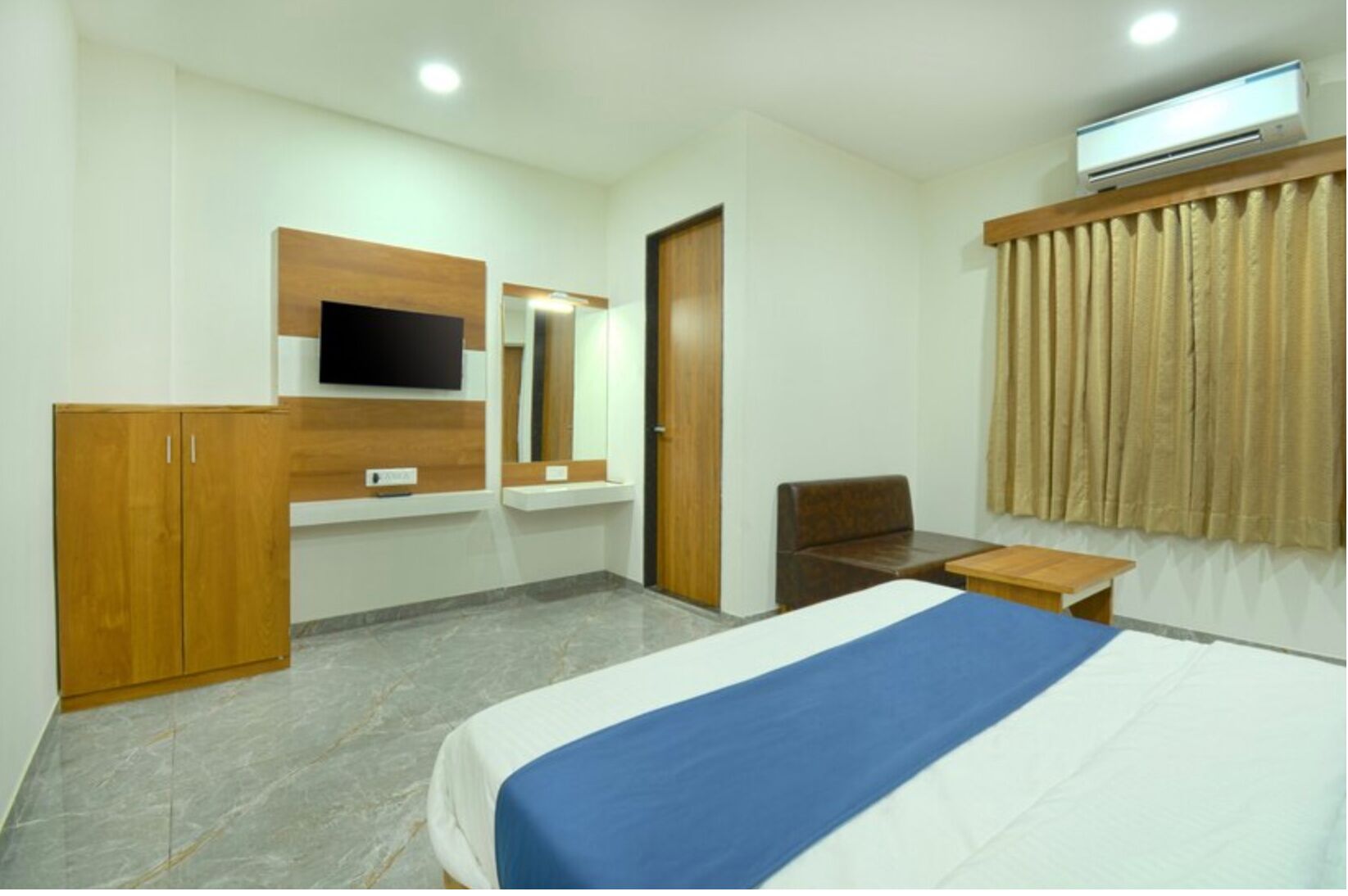 Front of property – evening/night