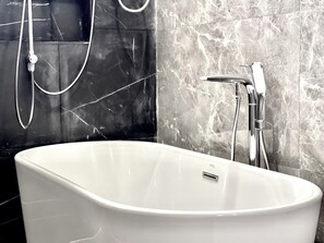 Panoramic Penthouse, 2 Bedrooms, Kitchen, City View | Bathroom | Free toiletries, towels, soap, shampoo - SKY HOTEL Sihanoukville (Sihanoukville)
