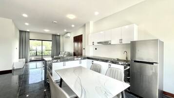 Panoramic Penthouse, 2 Bedrooms, Kitchen, City View | Desk, free WiFi