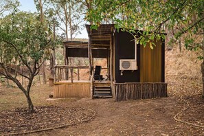 Property grounds - The Edge of Nowhere Chestnut by Tiny Away (Nowhere Creek)