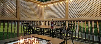 NEW 5 min to Summersville Lake I Hot Tub I Game Room I Grill I Fire pit
