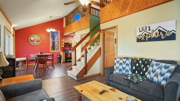 Smart TV, fireplace, stereo
