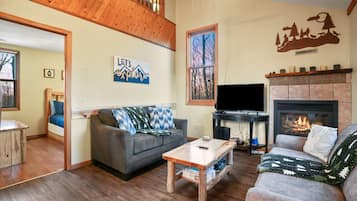 Smart TV, fireplace, stereo