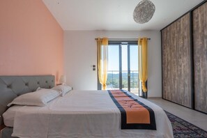 4 chambres, fer et planche à repasser, Wi-Fi gratuit, draps fournis