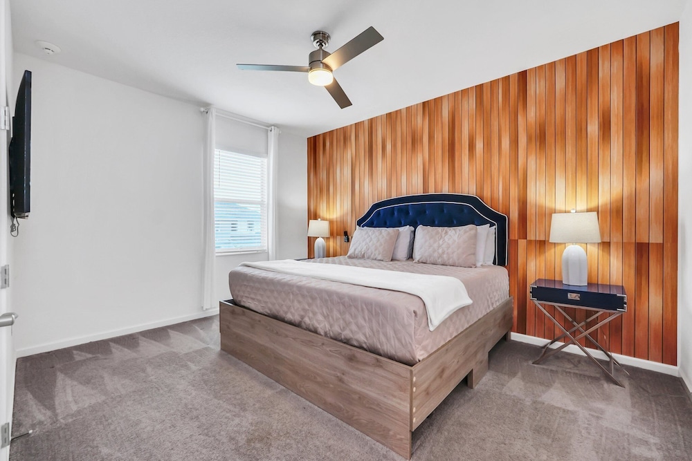 Spacious Dreamscape 12 rooms/11.5 bathroom/25 people, WiFi, Kissimmee