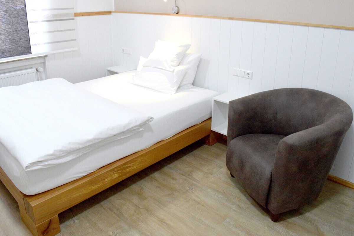 Comfort Single Room | Desk, free WiFi