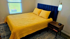 3 chambres, coffres-forts dans les chambres, fer et planche à repasser