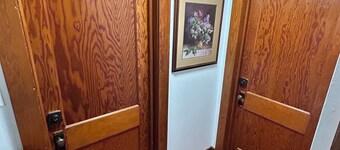 Charming 1-bedroom in our 1930 home at the center of adventure