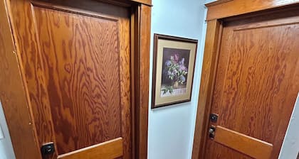 Charming 1-bedroom in our 1930 home at the center of adventure