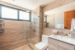 Unclassified image, 5 of 17, button