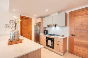 Unclassified image, 4 of 17, button