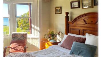 3 Schlafzimmer, Schreibtisch, Bügeleisen/Bügelbrett, Reisekinderbett