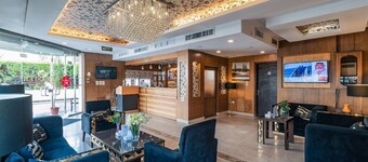 lancaster hotel apartments-Gardens