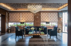 Lobby sitting area - lancaster hotel apartments-Gardens (Amman)