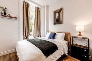 2 slaapkamers, een strijkplank/strijkijzer, wifi, beddengoed