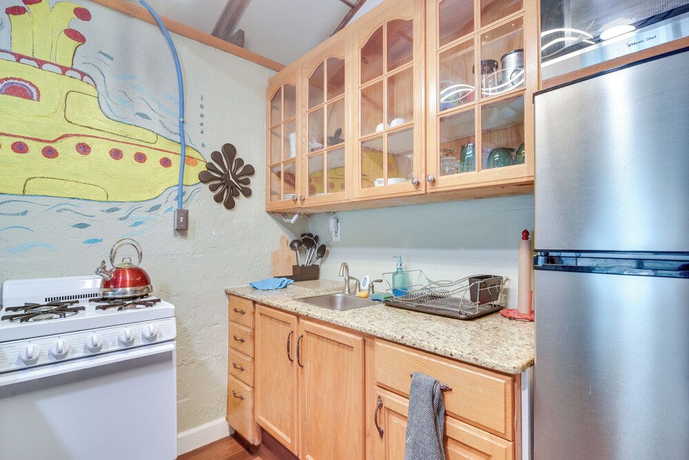 7 Mi to Dtwn Studio w/ Screened Porch in Tampa Tampa Vrbo