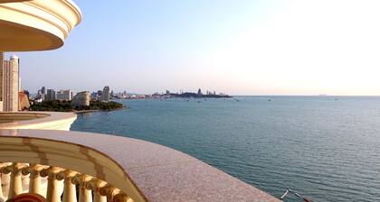 Spacious 3BR 15m Balcony Seaview 1 Minute TO BEACH