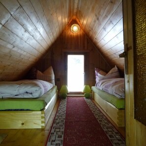 4 bedrooms, bed sheets