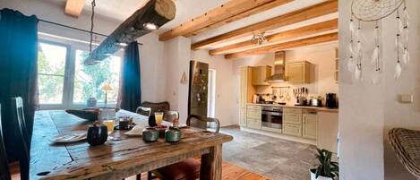 تناول الطعام