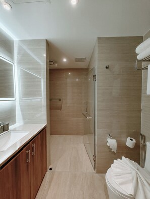 Ducha, cabezal de ducha tipo lluvia, artículos de tocador gratuitos