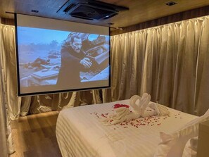 Hypo-allergenic bedding, free WiFi - Timber Society Boutique Hideaway (Si Sunthon)