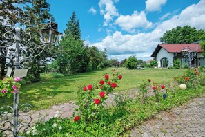 Property grounds - Apartment 'Galerie' with Shared Pool, Shared Garden and Wi-Fi (Hohenwart)