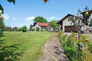 Exterior - Apartment 'Galerie' with Shared Pool, Shared Garden and Wi-Fi (Hohenwart)